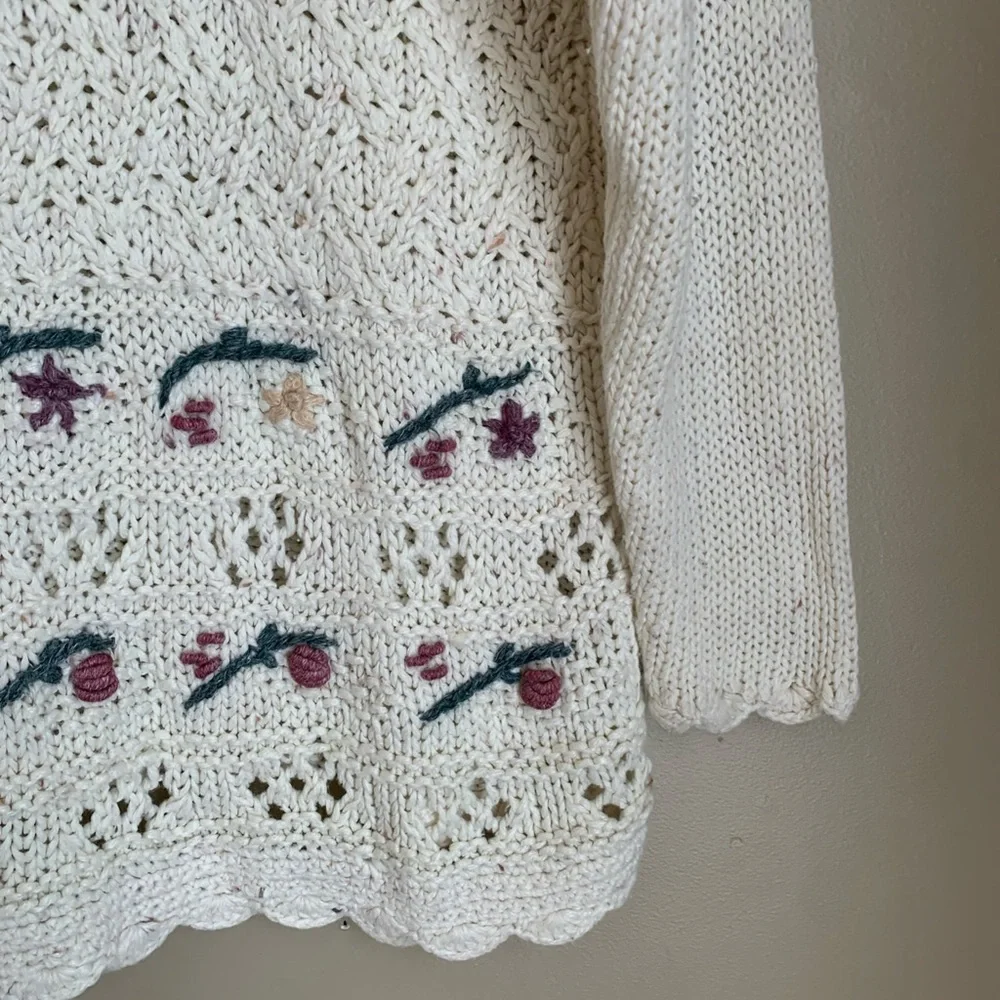VINTAGE Needles & Yarn KNITTED Women’s Sweater Cottagecore Embroidered Floral S